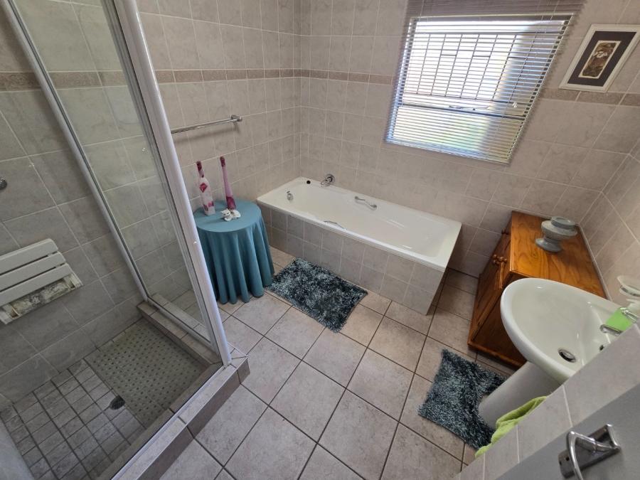 8 Bedroom Property for Sale in Grimbeeck Park North West